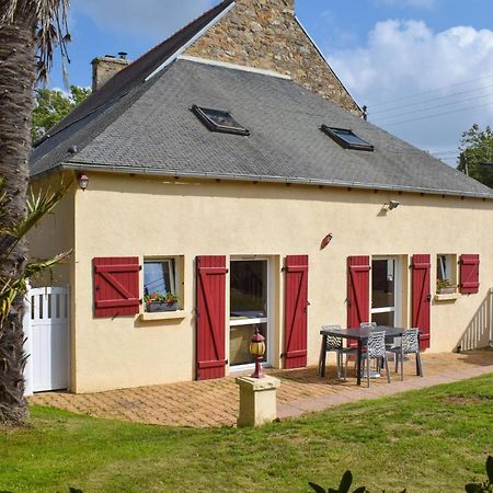 3 Bedroom Awesome Home In Lézardrieux Exterior foto